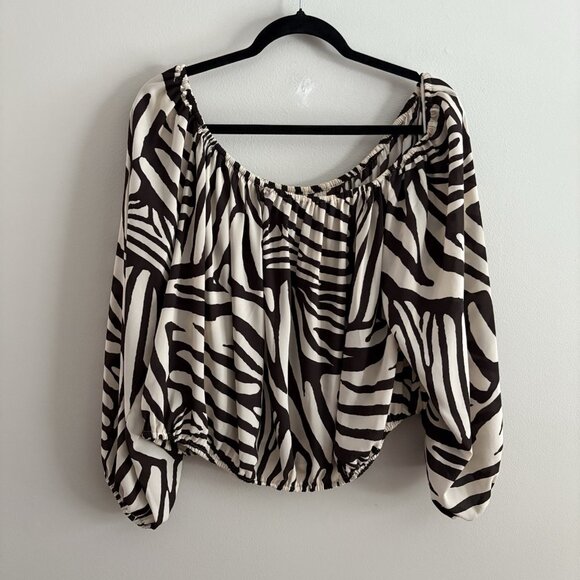 Express Women Size XL Animal Print Long Sleeve Off The Shoulder Cropped Blouse - Picture 8 of 8
